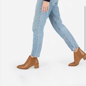 Everlane high heel chelsea boot in tan brown. Size 6.5. Great shape.